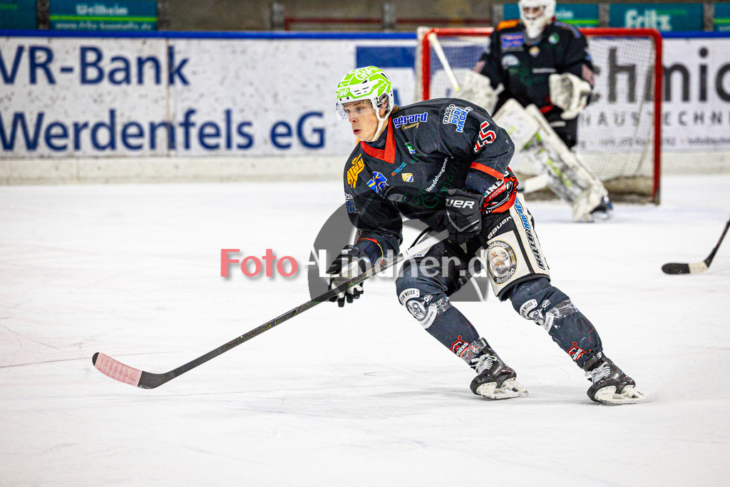 Peißenberg MINERS gegen EC Pfaffenhofen | Eishockey Bayernliga 2025/26 Vorrunde 25. Spieltag, Peißenberg MINERS gegen EC Pfaffenhofen, 20260109,Ryan MURPHY (MINERS 15) in Aktion,2026-01-09 in Peißenberg (flatbuy Arena Peißenberg), Ryan MURPHY (MINERS 15)Copyright: WolfgangxLindner www.foto-lindner.de