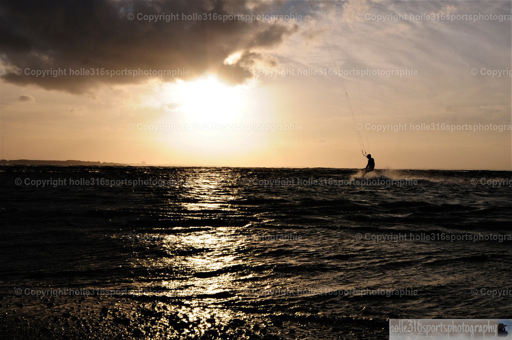 DSC_3896 (2) | Sportfotografie , Motorsport, Motoross, Reitsport, Mointainbike, Enduro,
Landschaft , Outdoor, Eventfotografie, Landschaft, Bilder online bestellen - Realisiert mit Pictrs.com