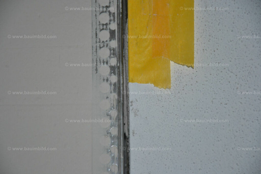 bib-lg18-putzarbeiten-0200 | Nach LV-Leistungsgruppen sortierte Detailfotos über den Bau eines Hauses. Alle Hausbau-Bilder direkt vom Urheber und Autor der Website Haus-Selber-Bauen.com
