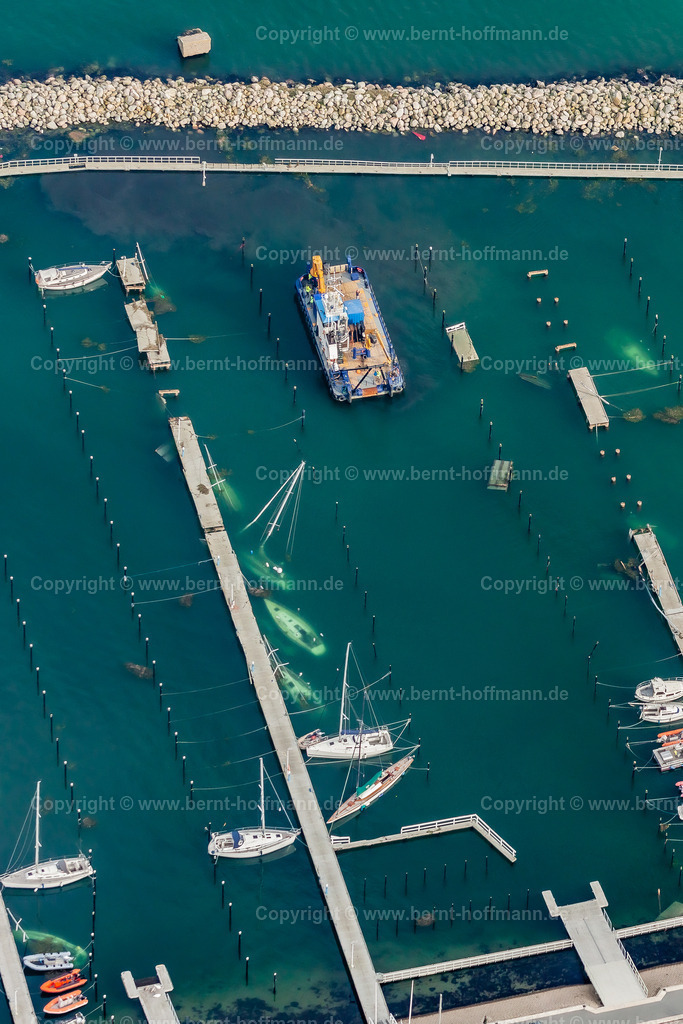 PLB_6387modct1_Schilksee | LUFTBILD. Kiel - Schilksee Olympiahafen. __ Havarierte Yachten im Südhafen. - Realisiert mit Pictrs.com