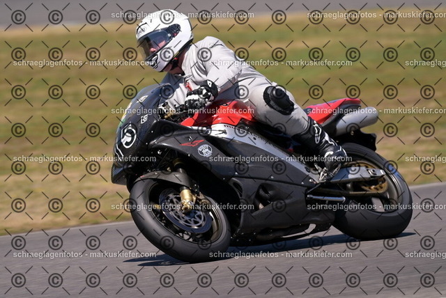 26bt04-1498 | markuskiefer.com - Realisiert mit Pictrs.com