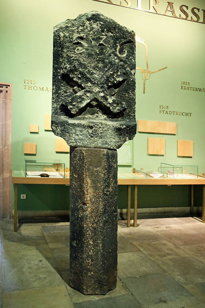 Foto: Leipzig - Connewitzer Kreuz - Original im Stadtgeschichtliche Museum Leipzig | Das Team hinter BILDLEXIKON LEIPZIG bündelt historische wie aktuelle Informationen über die Stadt Leipzig in Text und Bild auf einer Plattform und stellt diese der interessierten Öffentlichkeit zur Verfügung.