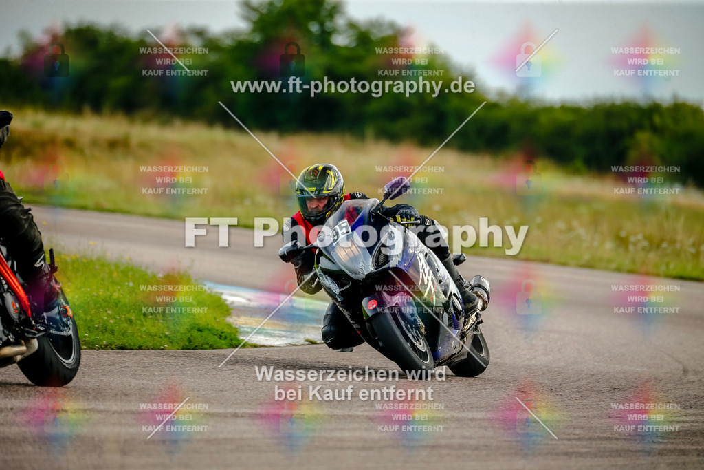 Chambley Juli-2510 | Hier findet Ihr Bilder von Touristenfahrten auf der Nürburgring Nordschleife oder von anderen Veranstaltungen die ich besucht habe. Viel Spass beim Durch Schauen 