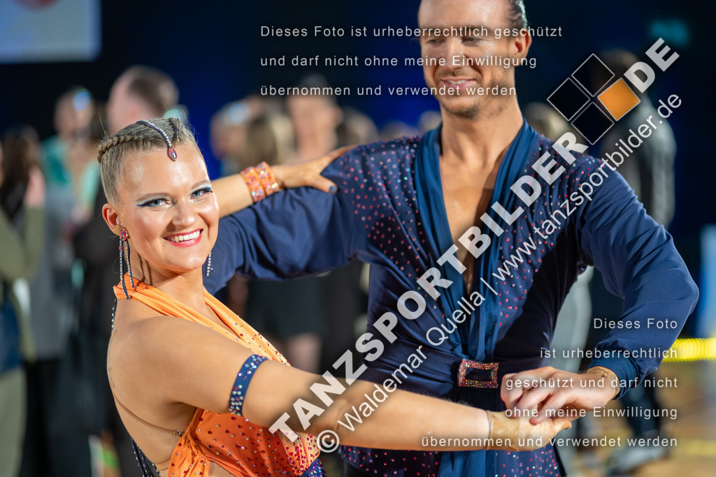 20260322-02505 | Hier finden Sie Tanz Bilder vom Latein und Standard Formationen tanzen. Sportbilder vom Tanzsport. Schöne Fotos und von Weltmeisterschaft, Europameisterschaft, Bundesliga, Regionalliga, Oberliga und Landesliga sowie von GOC Stuttgart, DanceComp, WM Bremen