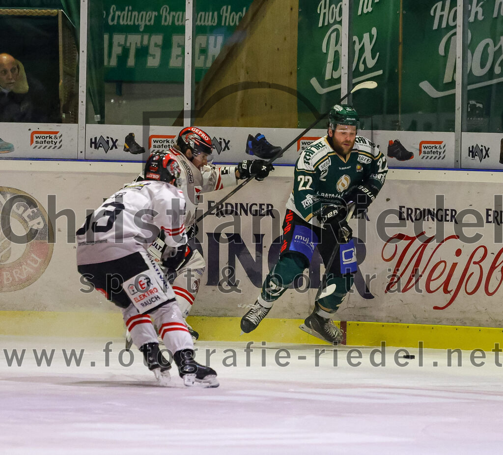 2025-12-14_079_TSV_Erding_gegen_ECDC_Memmingen_Indians | Erding, Deutschland, 14.12.2025:Eishockey, Oberliga Süd 2025 / 2026, 26. Spieltag, TSV Erding gegen ECDC Memmingen Indians, Endergebnis: 1:2Foto: Christian Riedel / fotografie-riedel.net