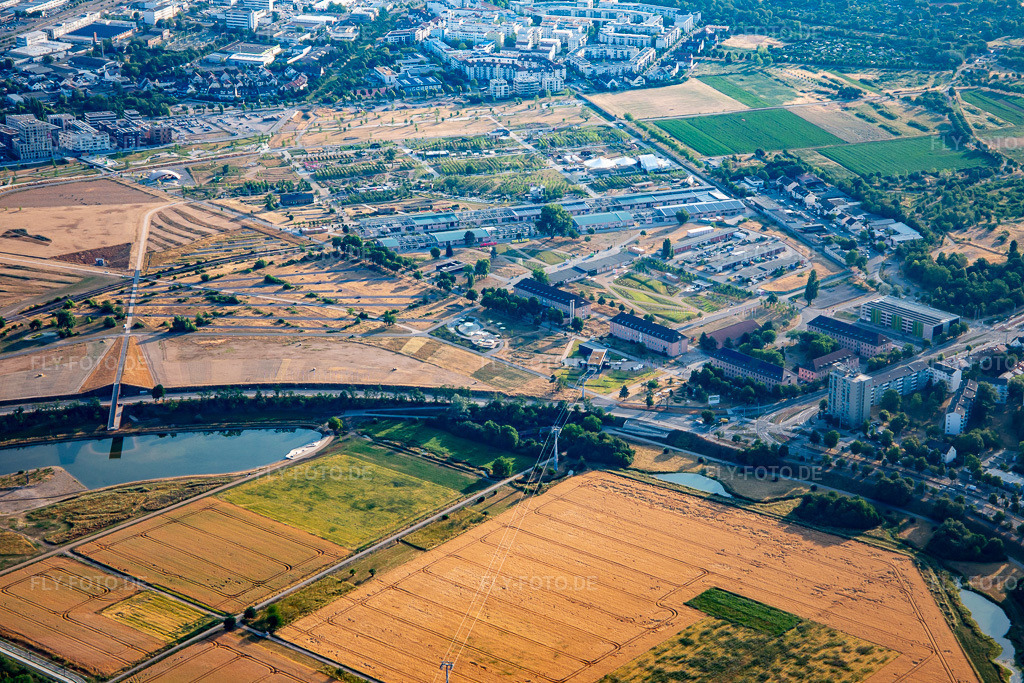 Luftbild: Spinelli-Park der Bundesgartenschau Mannheim BUGA 2023 mit Seilbahn zum Luisenpark https://www.buga23.de/ im Ortsteil Feudenheim in Mannheim im Bundesland Baden-Württemberg in Deutschland.Foto: IMG_136900.jpg vom 24.06.2023 durch Werner Riehm/FLY-FOTO.deAuflösung des Originals: 5472 x 3648 px