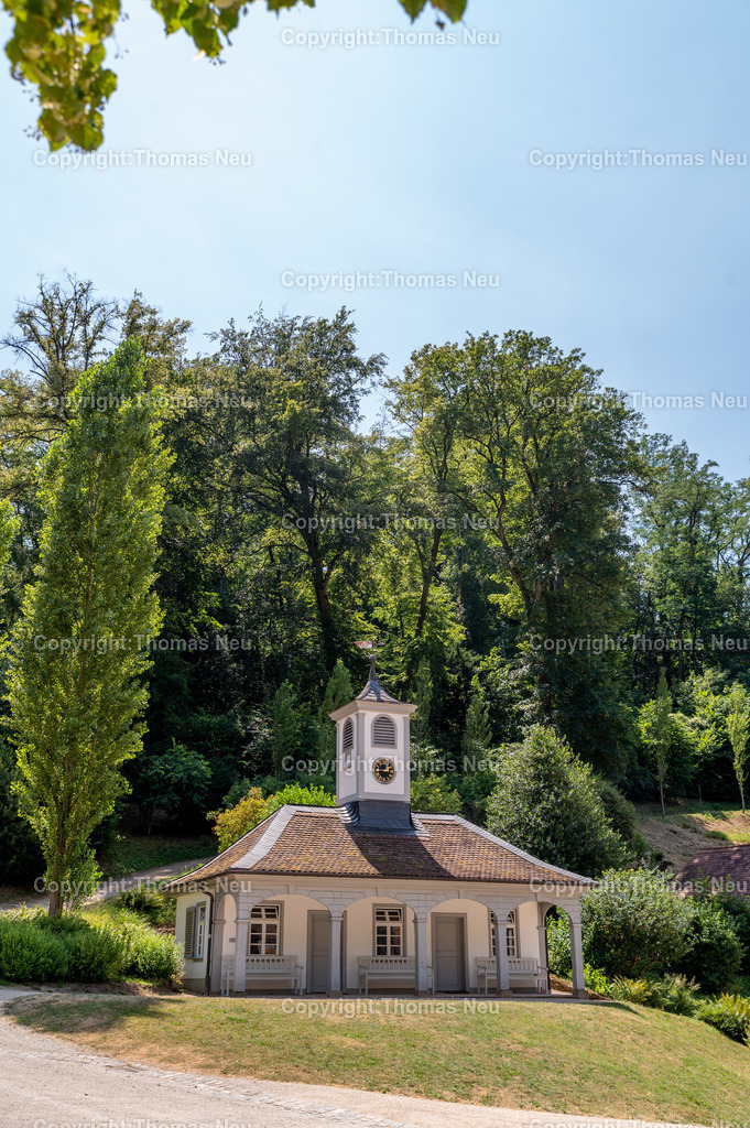 DSC_6100 | Der Staatspark Fürstenlager in Bensheim Auerbach, an der hessischen Bergstraße- ist ein wunderschöner Landschaftspark nach englischen Vorbild. Es war die Sommerresidenz der Darmstädter Fürstenfamilie die hier das "einfache Landleben" genossen. Zu jeder Jahreszeit kann man das Fürstenlager als Ausflugsziel empfehlen. Im Herrenhaus ist eine Gastronomie untergebracht. Im Sommer findet auf der Bühne vor der großen Wiese ein Opern-Air statt, 