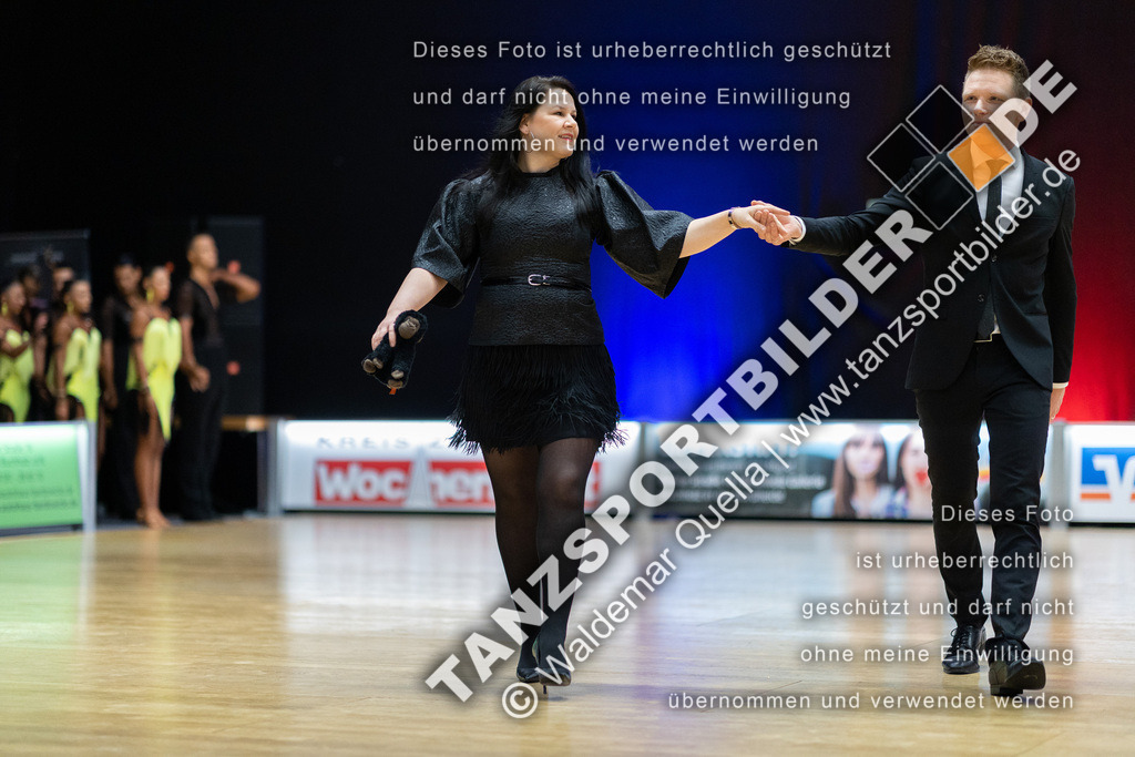 20230114-11390 | Hier finden Sie Tanz Bilder vom Latein und Standard Formationen tanzen. Sportbilder vom Tanzsport. Schöne Fotos und von Weltmeisterschaft, Europameisterschaft, Bundesliga, Regionalliga, Oberliga und Landesliga sowie von GOC Stuttgart, DanceComp, WM Bremen