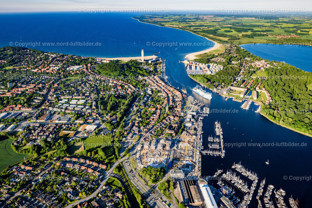 Travemünde_Fährschiff_Tt_Line_Akka_ELS_8327030622 | LüBECK 03.06.2022 Fahrt des Fähr- Schiffes "Akka" der TT-Line GmbH & Co KG in Travemünde in Lübeck im Bundesland Schleswig-Holstein, Deutschland. Weiterführende Informationen bei: TT-Line GmbH & Co. KG. // Ride a ferry ship of TT-Line in Travemuende in Luebeck in the state Schleswig-Holstein, Germany. Further information at: TT-Line GmbH & Co. KG. Foto: Martin Elsen