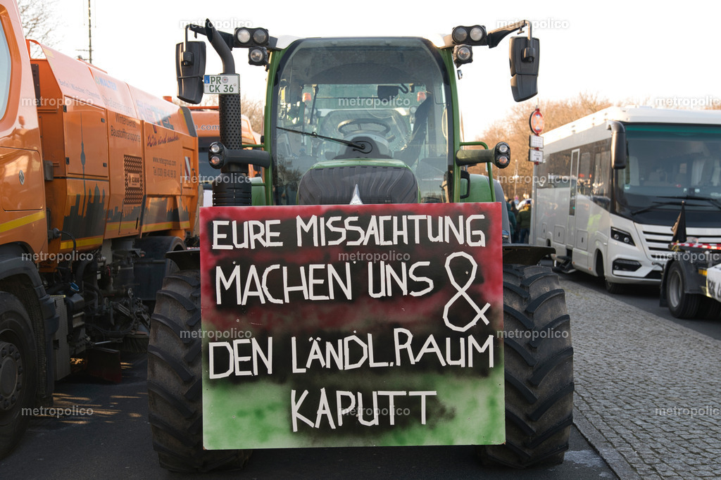 Bauernprotest Berlin am 8. Januar 2024 (20) | Metropolico