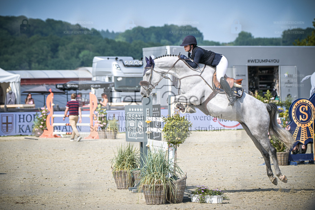 DOS_6869 | Entdecke hochwertige Reitturnierfotos von Foto Oger. Professionell, emotional und authentisch – jetzt Lieblingsmomente im Shop bestellen. - Realisiert mit Pictrs.com