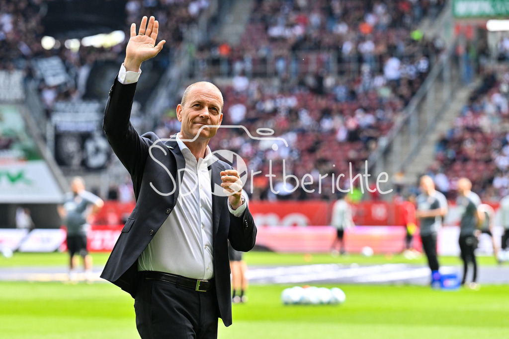 FC Augsburg - SG Eintracht Frankfurt | Im Bild Jess THORUP Trainer FC Augsburg vor der Partie gegen Frankfurt / Einzelfoto / Freisteller / Bundesliga: FC Augsburg - Eintracht Frankfurt, WWK Arena am 20.04.2025