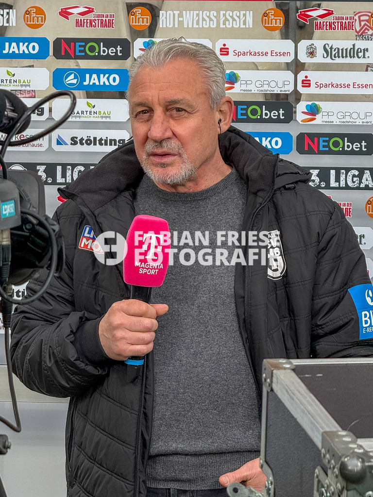 GER Rot-Weiss Essen vs. SSV Ulm, Fussball, 3. Liga, Spieltag 19, Saison 2025/2026, 20.12.2025 | GER Rot-Weiss Essen vs. SSV Ulm, Fussball, 3. Liga, Spieltag 19, Saison 2025/2026, 20.12.2025Foto: Fabian Friese - Realisiert mit Pictrs.com