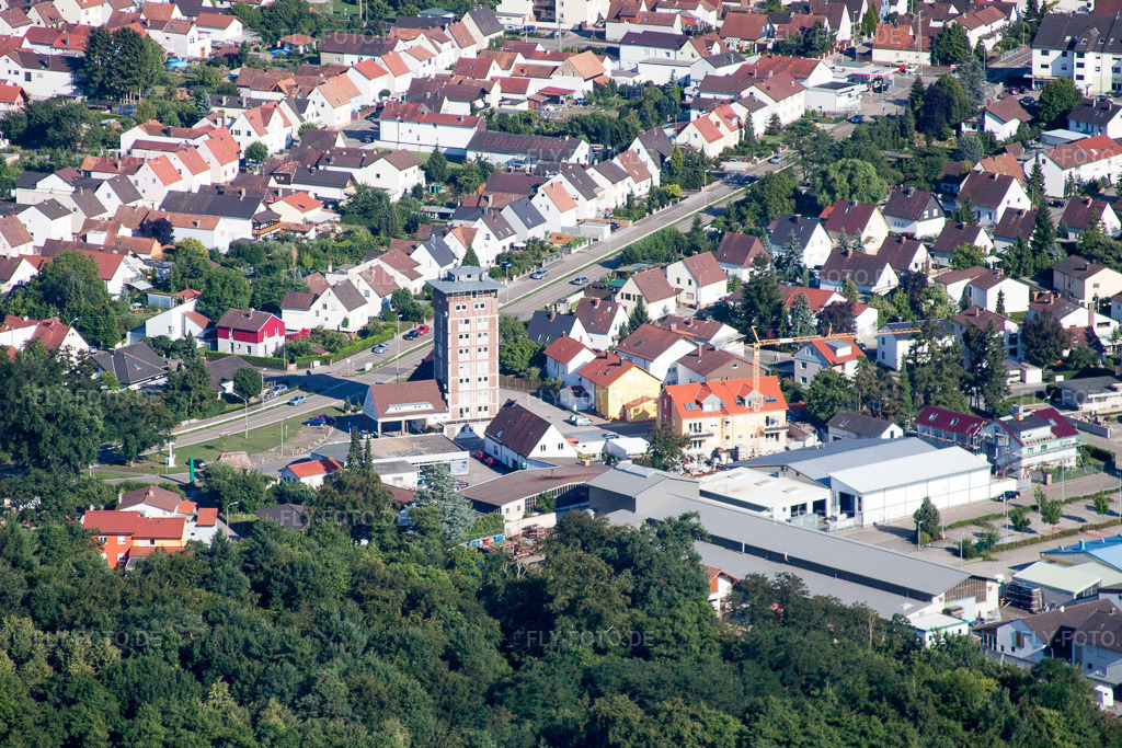 Luftbild: Hochhaus- Gebäude Ludovici-Hochhaus in Jockgrim im Bundesland Rheinland-Pfalz in Deutschland. Foto: IMG_42408.jpg vom 27.06.2011 durch Werner Riehm/FLY-FOTO.de