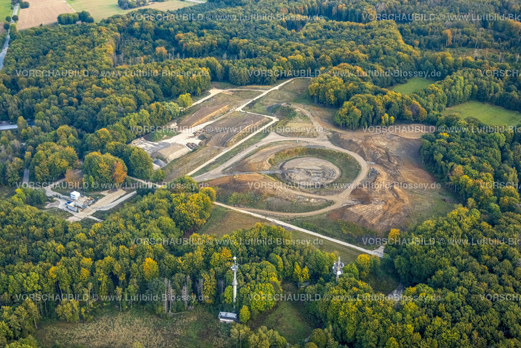 Werl220903063 | Luftbild, Baustelle und Neubau eines Aussichtsturms im Stadtwald Werl mit Renaturierung, Werl, Soester Börde, Nordrhein-Westfalen, Deutschland