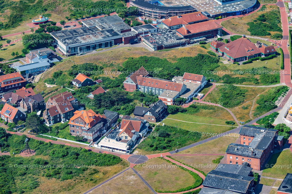 Langeoog_ELS_0727250622 | LANGEOOG 25.06.2022 Ferienhaus Anlage in Langeoog auf der Insel Langeoog im Bundesland Niedersachsen, Deutschland. // Holiday house plant of the park in Langeoog on island Langeoog in the state Lower Saxony, Germany. Foto: Martin Elsen
