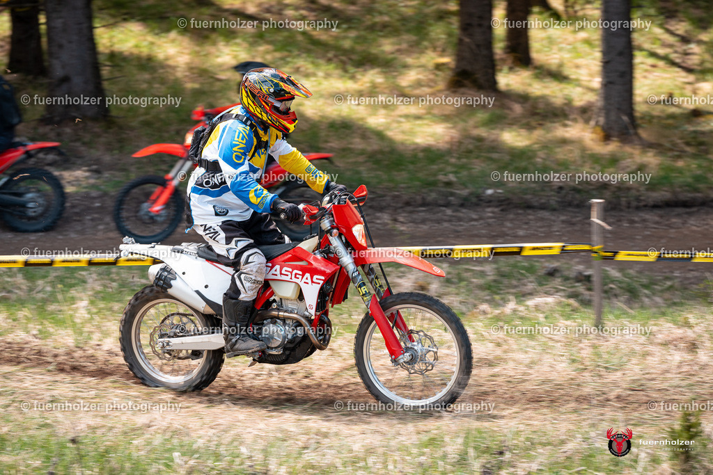 fuernholzer_250501-C2-266 | Fotografische Impressionen von der Red Stag Enduro Extreme by fuernholzer-photography.com. Endurosport in Österreich fotografisch festgehalten von fuernholzer. Auftragsfotografie für Private, Gewerbefotos und Industriefotografie. Eventfotografie, Sportfotografie und Motorsportfotografie. Anbieter von Fotoworkshops, Fototraining, fotografischen Vorträgen und Fotoseminaren.
