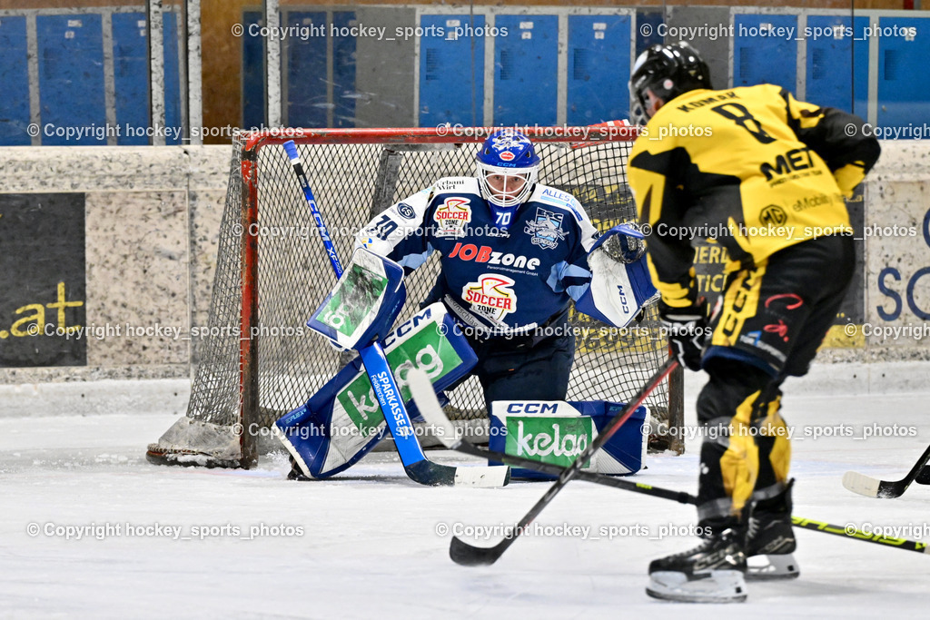 MET Photovoltaik Hornets Spittal vs. ESC Soccerzone Steindorf | #70 Moser Lukas ESC Steindorf, #8 Komar Luca EC Hornets Spittal, MET Photovoltaik Hornets Spittal vs. ESC Soccerzone Steindorf, MET Photovoltaik Hornets Spittal vs. ESC Soccerzone Steindorf am 28.12.2024 in Spittal an der Drau (Eissportzentrum Spittal), Austria, (Photo by Bernd Stefan)