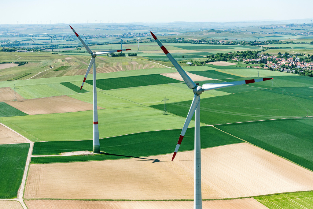 dr__dsc9620.jpg | GUNTERSBLUM 08.05.2018 Windenergieanlagen ( WEA ) - Windrad- auf einem Feld in Guntersblum im Bundesland Rheinland-Pfalz, Deutschland. // Wind turbine windmills on a field in Guntersblum in the state Rhineland-Palatinate, Germany. Foto: Daniel Reiter