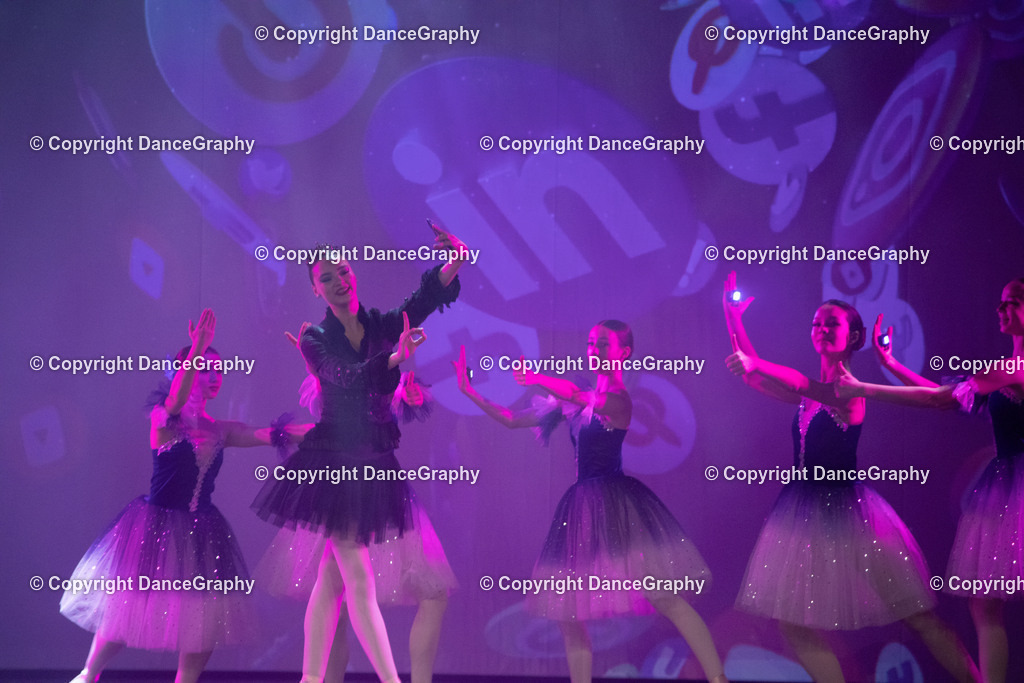 GPHY2245 | DanceGraphy - Realisiert mit Pictrs.com