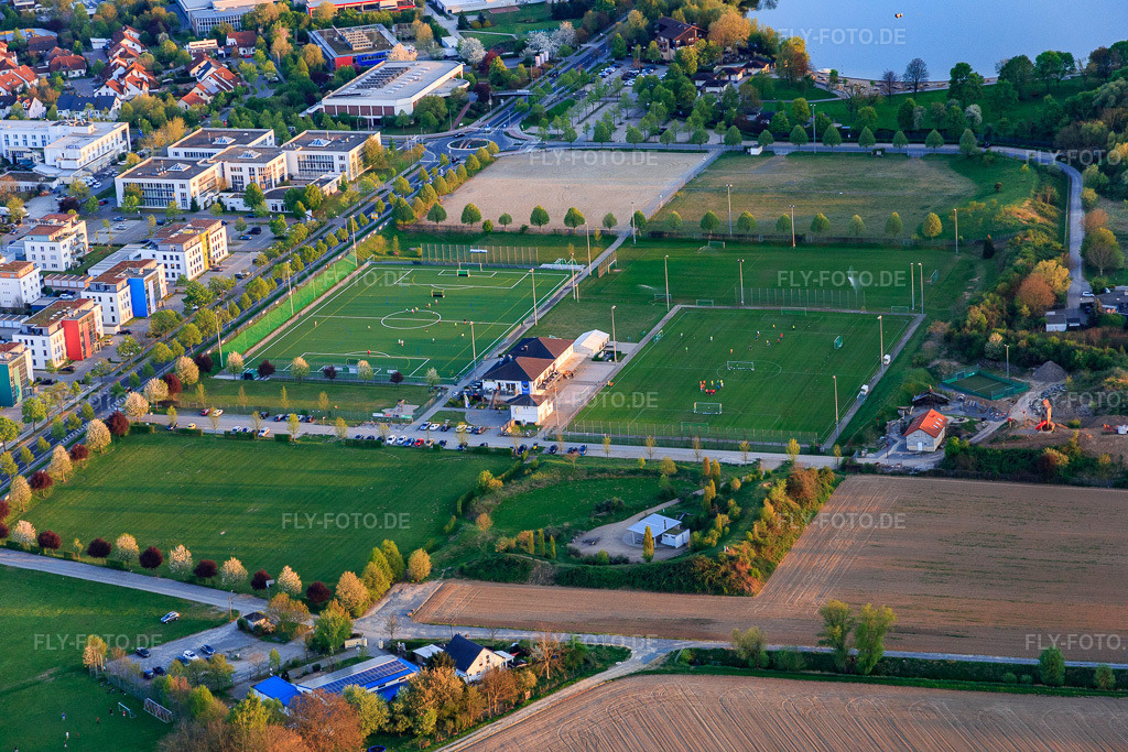 Luftbild: Sportpark mit Grillplatz Sportpark West und SSG Bensheim Hockey in Bensheim im Bundesland Hessen in Deutschland. Foto: IMG_077862.jpg vom 23.04.2015 durch Werner Riehm/FLY-FOTO.deWWW.BENSHEIM.DE