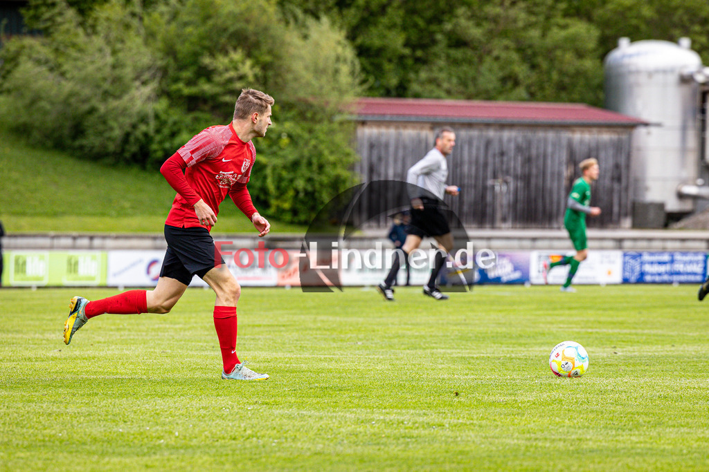 TSV Peißenberg vs WSV Unterammergau | Abstiegs Qualifikationsrunde Kreisliga Gruppe C, TSV Peißenberg vs WSV Unterammergau, 20240420,
Philipp SOLLEDER (TSVP 7) in Aktion,
2024-04-20 in Peißenberg (Sportplatz Peißenberg)
7 Julian KRÖKER (WSVU 7)
Copyright: WolfgangxLindner www.foto-lindner.de