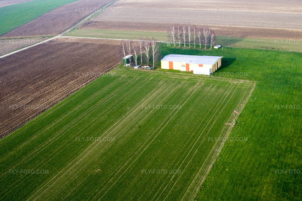 Aerial view: UL airfield in Seebach in the state Bas-Rhin, France.Photo: IMG_5114.jpg taken on 12/29/2006 by Werner Riehm/FLY-FOTO.comResolution of the original: 3315 x 2210 px