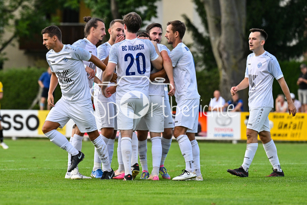 BC Aichach - SF Bachern | Jubel nach 3-0 Aichach 18