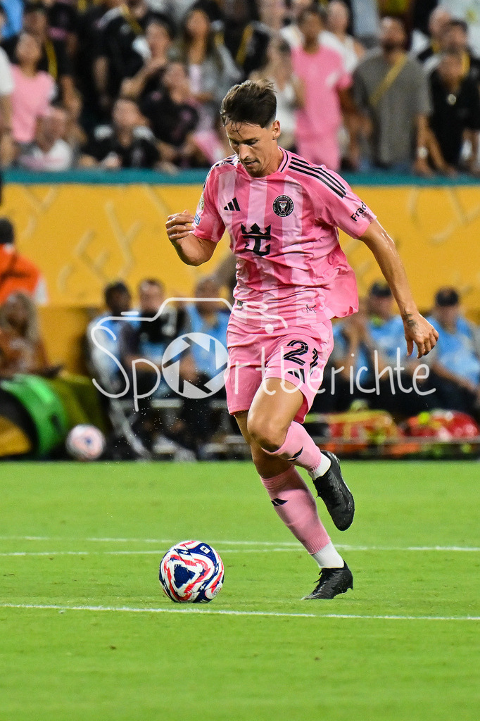 Inter Miami CF - Palmeiras Sao Paulo | Auf dem Weg zum 1-0 - Tadeo ALLENDE (Inter Miami 21) / Tor / Torschuetze / Freude / Happy / FIFA Club World Cup: Inter Miami CF - Palmeiras Sao Paulo, Hard Rock Stadium am 23.06.2025 / NOT FOR SALE IN USA
