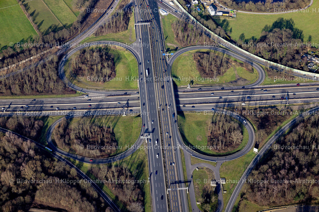 Luftbild Hilden-8690 | Luftbildfotografie Autobahnkreuz der BAB A46/A3 in Hilden im Bundesland Nordrhein-Westfalen, Deutschland - Realisiert mit Pictrs.com