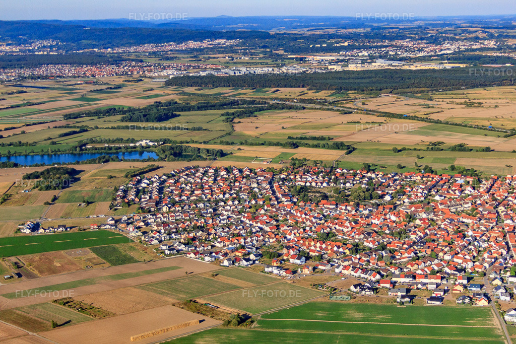 Luftbild: Ortsansicht von Westen im Ortsteil Sankt Leon in St. Leon-Rot im Bundesland Baden-Württemberg in Deutschland. Foto: IMG_51851.jpg vom 18.08.2012 durch Werner Riehm/FLY-FOTO.deAuflösung des Originals: 4752 x 3168 px