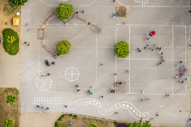 Haltern220602611 | Luftbild, Silverbergschule Schulhof mit Schulkindern, Haltern-Stadt, Haltern am See, Ruhrgebiet, Nordrhein-Westfalen, Deutschland