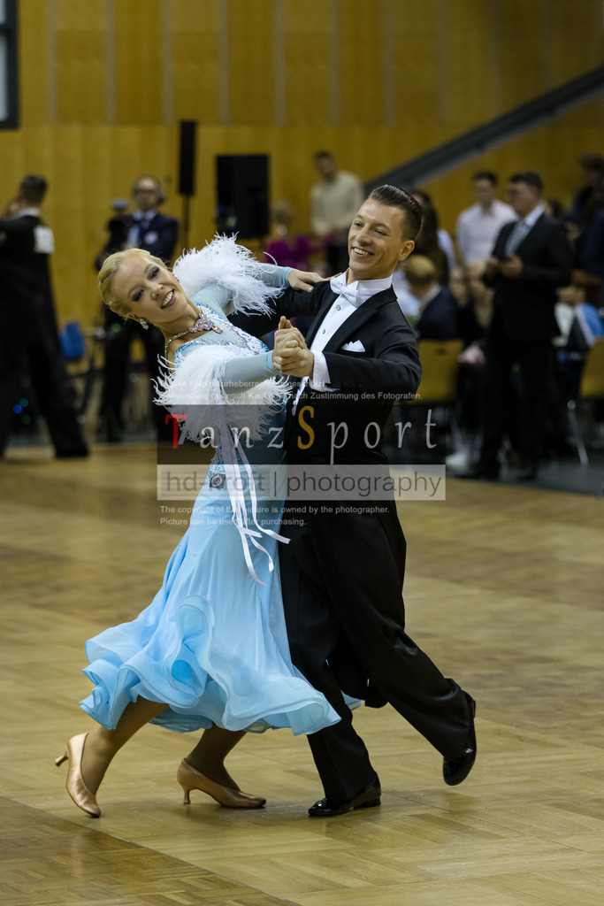 20241102_DC_HGR_Std_08926 | Tanzsportbilder, Standardtanz, Lateintanz, WDSF, DTV, LTVB, dancecomp, goc, hessen tanzt, blaues band der spree, walzer, tango, wiener walzer, slowfox, quickstepp, samba, rumba, cha-cha-cha, paso doble. jive, hd-kroft photography, turniertanzsport