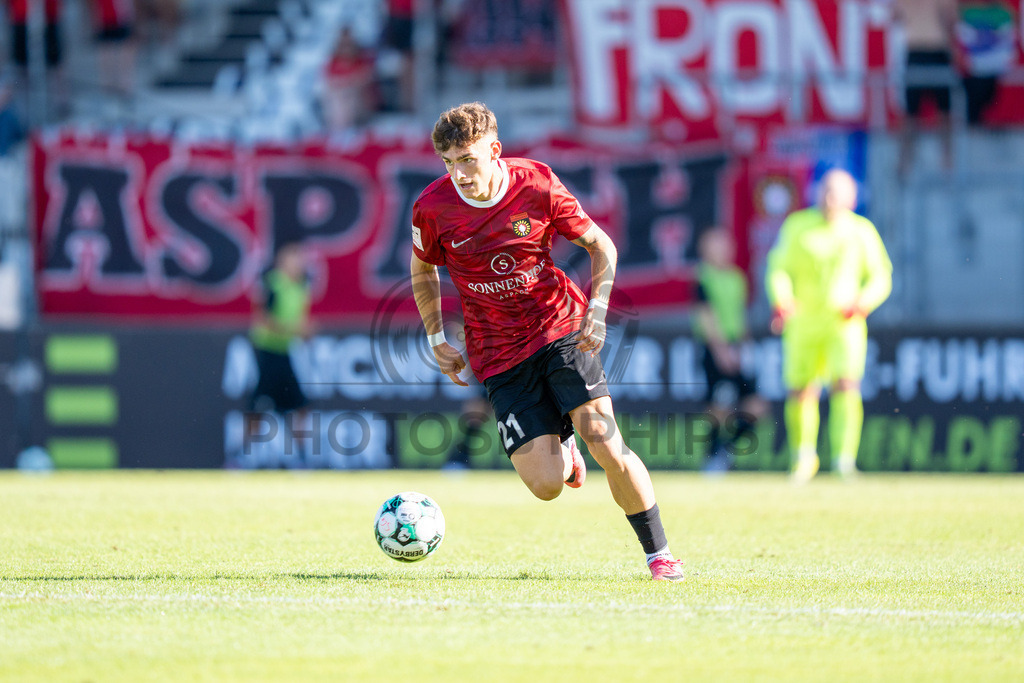 SG Sonnenhof Großaspach vs. Fortuna Köln, Fussball, 3. Liga, 1. Spieltag, 08.08.2026 | Luca Molinari (SG Sonnenhof Großaspach, #21),SG Sonnenhof Großaspach vs. Fortuna Köln, Fussball, 3. Liga, 1. Spieltag, 08.08.2026,DFB regulations prohibit any use of photographs as image sequences and/or quasi-video