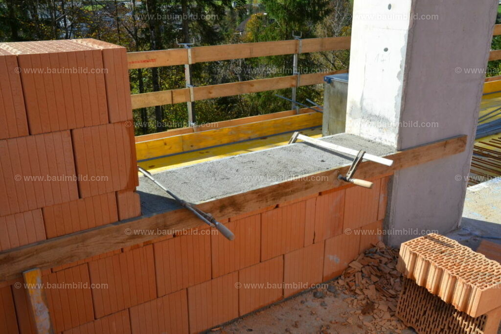 bib-lg07-mauerarbeiten-0121 | Nach LV-Leistungsgruppen sortierte Detailfotos über den Bau eines Hauses. Alle Hausbau-Bilder direkt vom Urheber und Autor der Website Haus-Selber-Bauen.com