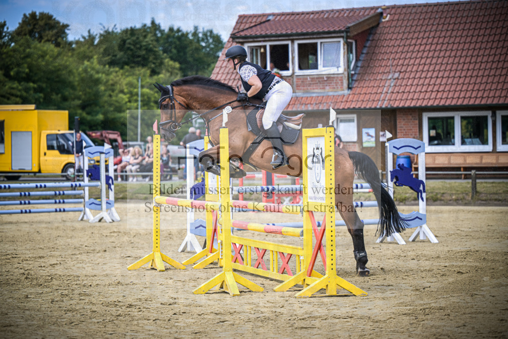 DOS_1611 | Entdecke hochwertige Reitturnierfotos von Foto Oger. Professionell, emotional und authentisch – jetzt Lieblingsmomente im Shop bestellen.Deutschlandweite Turnierfotografie. - Realisiert mit Pictrs.com