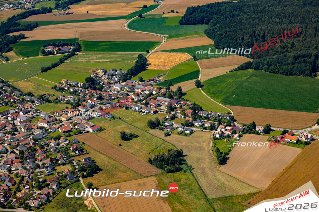 Das Luftbild zeigt : Rinnenthal Friedberg - Die Luftaufnahme wurde 2024 vom UL-Flugzeug aus erstellt ( keine Drohne ) - Hochauflösende Luftaufnahme - Für grossformatige Ausdrucke geeignet. Die Geschenkidee !Mit Lizenz und Bildrechte bestellbar