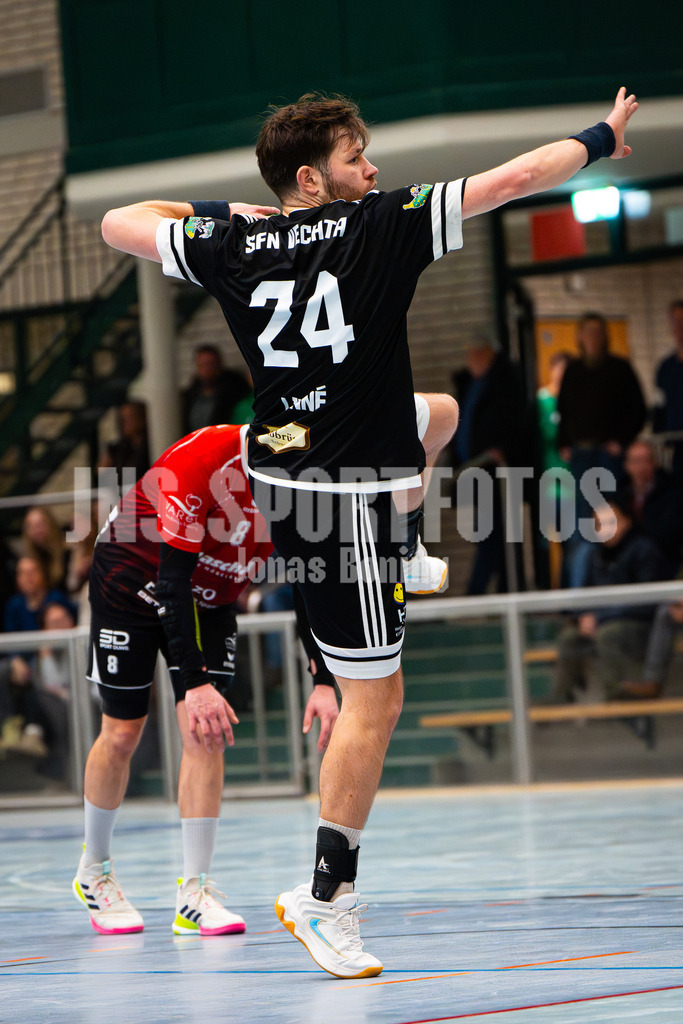 Handball I Herren I Saison 2025-2026 I Verbandsliga West I 13. Runde I SFN Vechta - HSG Varel II I 7591 | Jan Linne (24, SFN Vechta) - Realisiert mit Pictrs.com