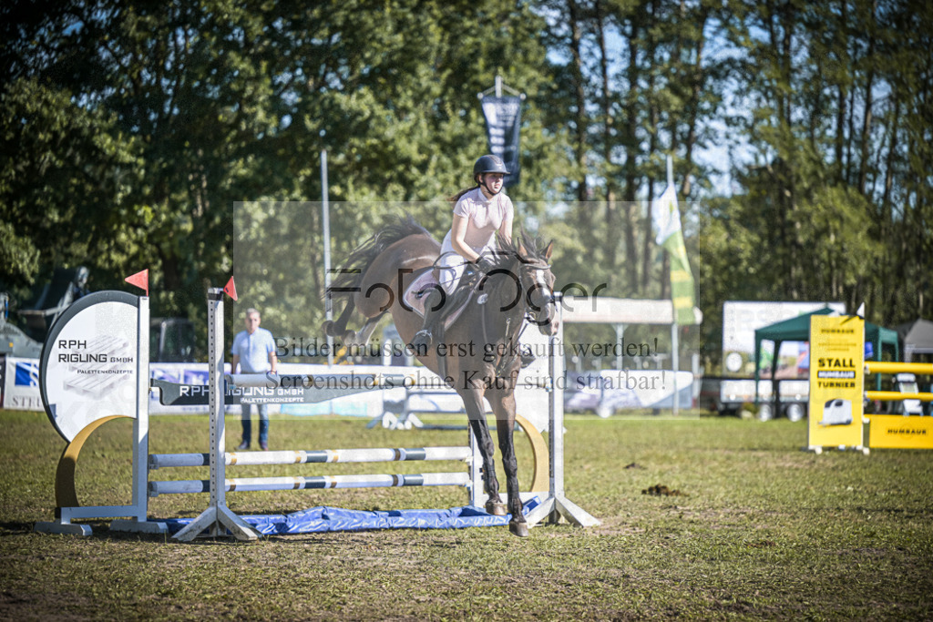 DOS_0364 | Entdecke hochwertige Reitturnierfotos von Foto Oger. Professionell, emotional und authentisch – jetzt Lieblingsmomente im Shop bestellen.Deutschlandweite Turnierfotografie. - Realisiert mit Pictrs.com