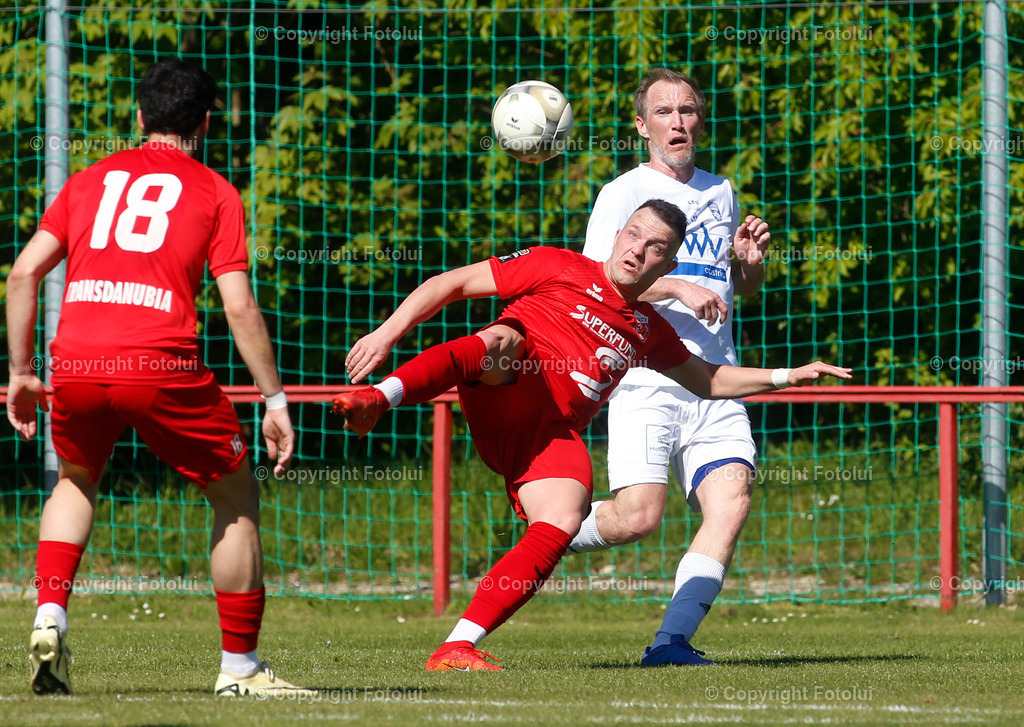 A_LUI_27042024_27 | SPORT,FUSSBALL,LT1 OOE LIGA ASKOE OEDT-UNION EDELWEISS LINZ 27.04.2024 IM BILD:NENAD VIDACKOVIC  (OEDT) UND THOMAS WINKLER (EDELWEISS) FOTO:FOTOLUI