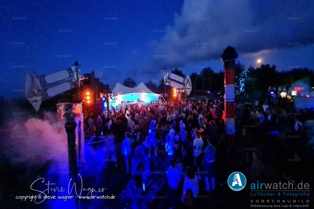 Bachblyten® Festival 2023 | Entdecken Sie atemberaubende Luftbilder und Fotografien auf airwatch.de - Tauchen Sie ein in eine Welt voller faszinierender Aufnahmen aus der Vogelperspektive.