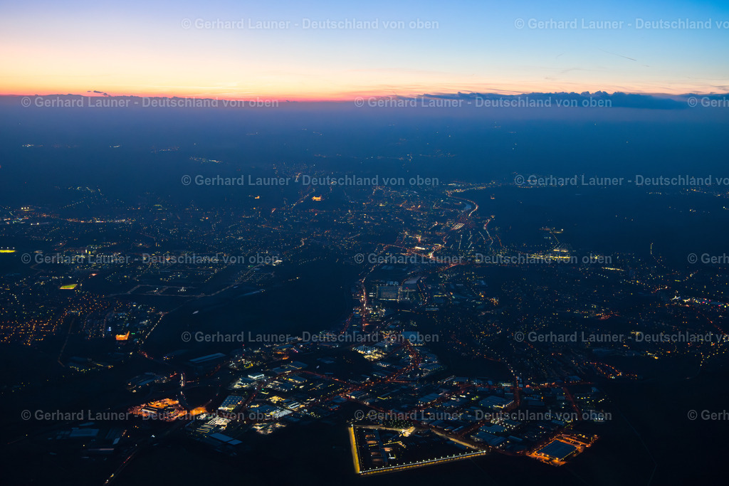 3900975 | Blick über Würzburg von Ost nach West bei Nacht