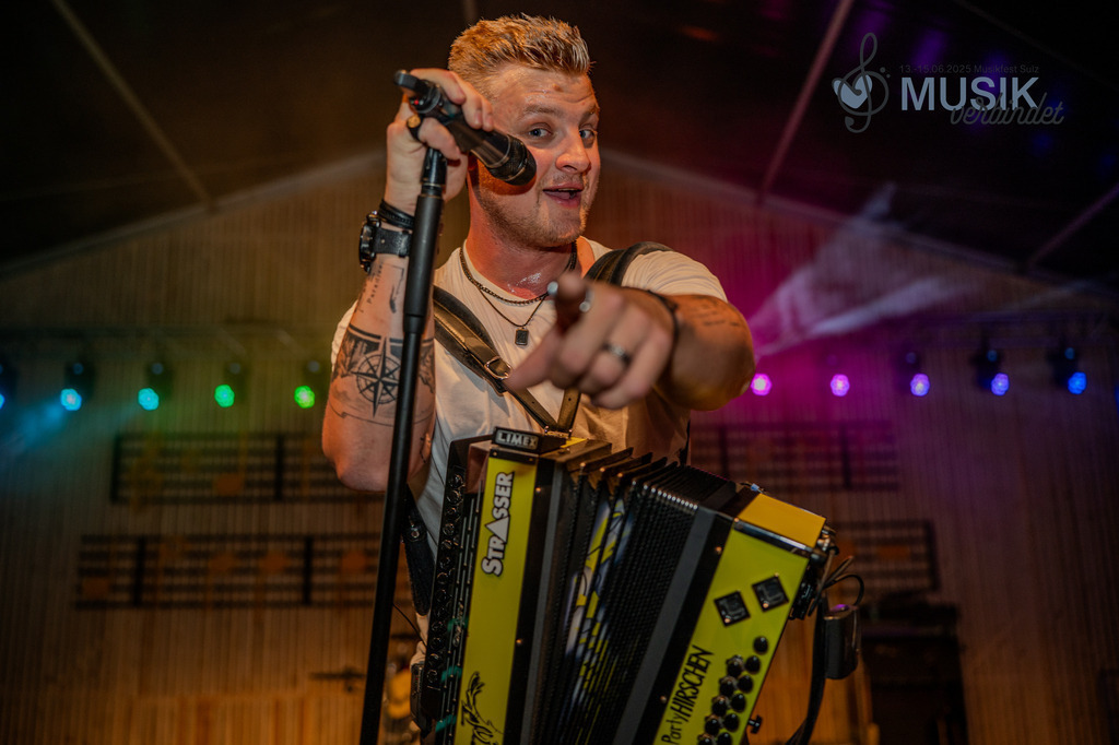 DSC_3747 | "Fussifoto.com – Ihr Ansprechpartner für hochwertige Fotografie! Entdecken Sie kreative Bilder und professionelle Dienstleistungen. Kontaktieren Sie uns für Ihre Projekte!"