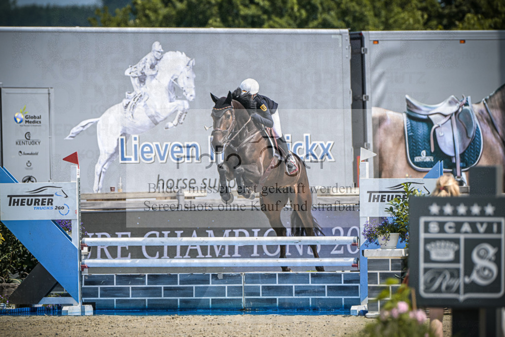 DOS_3027 | Entdecke hochwertige Reitturnierfotos von Foto Oger. Professionell, emotional und authentisch – jetzt Lieblingsmomente im Shop bestellen.Deutschlandweite Turnierfotografie. - Realisiert mit Pictrs.com