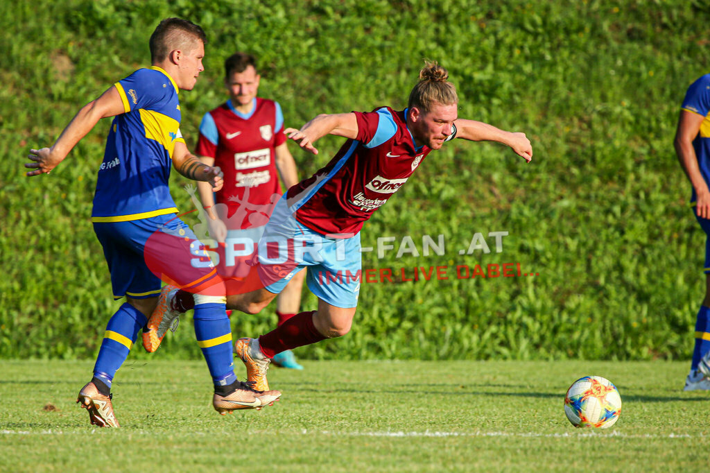 SK Maria Saal - DSG Ferlach 2-3, Unterliga Ost | Thomas Schmautz (DSG Ferlach #19) Daniel Wernig (SK Maria Saal,K #23) SK Maria Saal - DSG Ferlach 2-3 am 22.08.2023 in Maria Saal
(Sportplatz), Austria, (Photo by Ernst Krawagner sport-fan.at) - Realisiert mit Pictrs.com