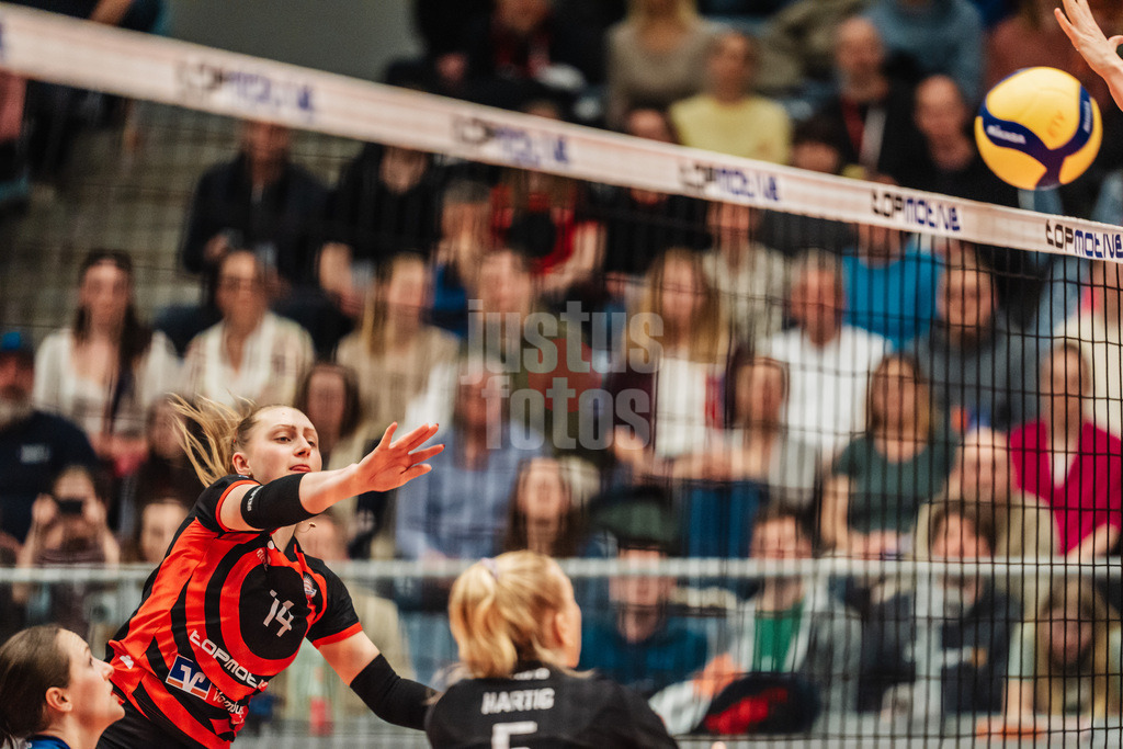 Volleyball | Frauen | Saison 2025/2026 | Volleyball Bundesliga | ETV Hamburger Volksbank Volleys vs. VfB Suhl LOTTO Thüringen | 07.03.2026 | Fiona Dittmann (#14, ETV Hamburger Volksbank Volleys) beim Angriff