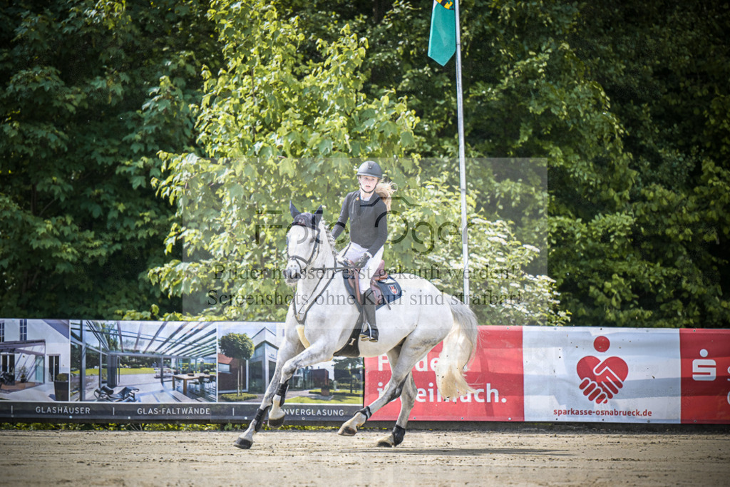 DOS_4477 | Entdecke hochwertige Reitturnierfotos von Foto Oger. Professionell, emotional und authentisch – jetzt Lieblingsmomente im Shop bestellen.Deutschlandweite Turnierfotografie. - Realisiert mit Pictrs.com