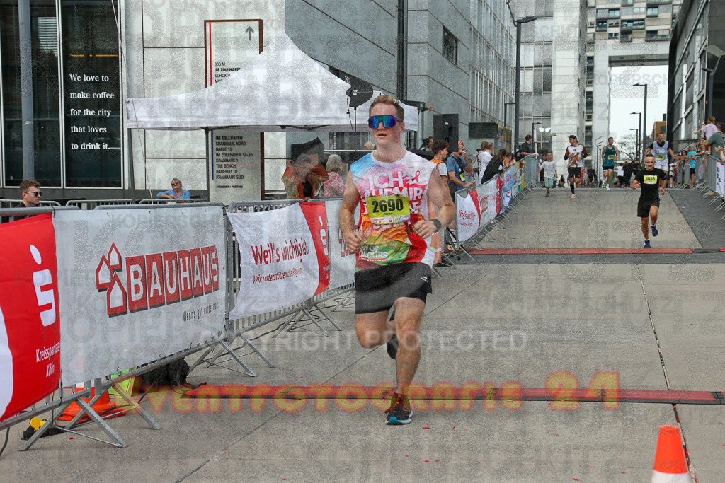 250920_1517_EX1_8729 | Sportfotografie im Rhein-Sieg Kreis, Köln, Bonn, NRW, Rheinland Pfalz, Hessen, etc. Unser Tätigkeitsfeld umfasst den Laufsport vom Volkslauf über den Marathon, Duathlon, Triathon bis zum Ultralauf wie Kölnpfad Ultra oder Schindertrail.
