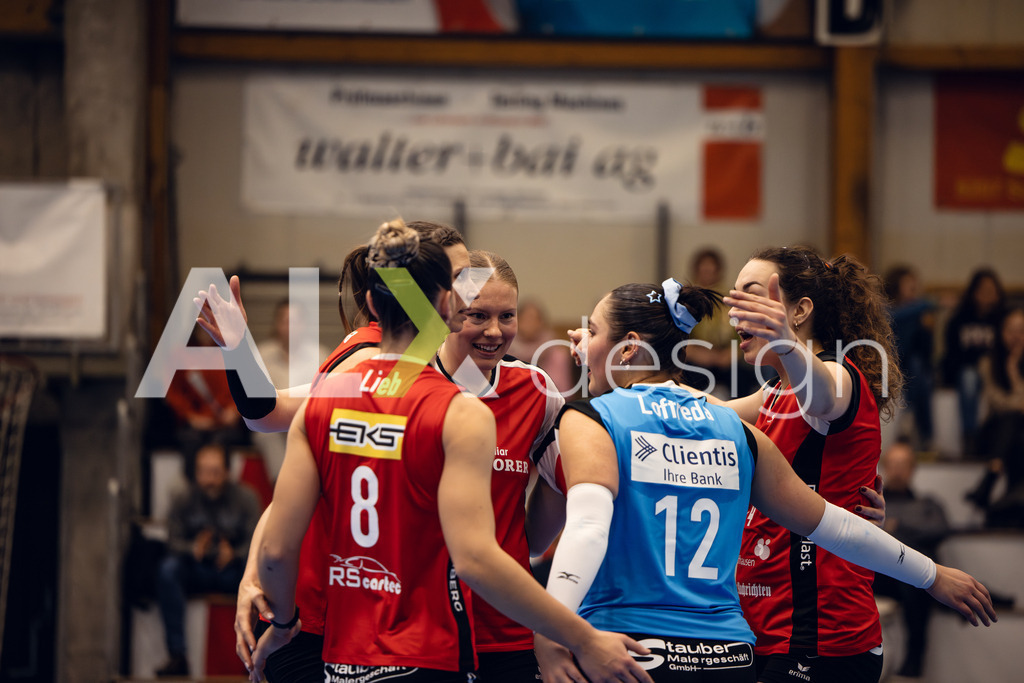 Volleyball I Frauen I Saison 2025-2026 I Volleyball NLA | Women I Round 14 I VC Kanti Schaffhausen - NLZ Volleyball Academy Zürich I 16.01.2026 | VC Kanti Schaffhausen - Spielerinnenkreis - Realisiert mit Pictrs.com