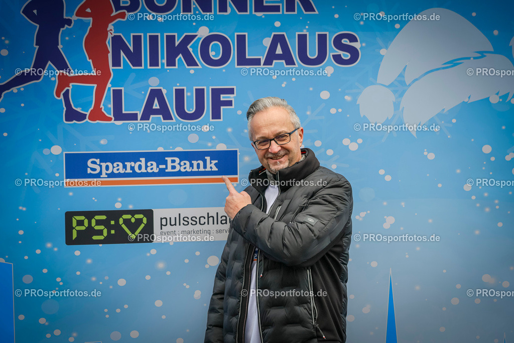 6. Bonner Nikolauslauf; Bonn, 14.12.2025 | Impressionen vom 6. Bonner Nikolauslauf am 14.12.2025 in Bonn (Nordrhein-Westfalen). 